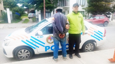 Sujeto amenazó con un cuchillo a personal municipal