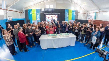 Martin Perez agasajó a vecinos por el 39° aniversario del Barrio Austral