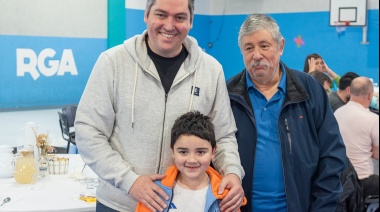 Martin Perez agasajó a vecinos por el 39° aniversario del Barrio Austral