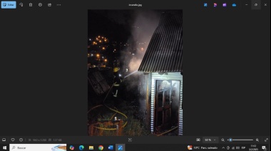 Incendio terminó con la destrucción total de una vivienda