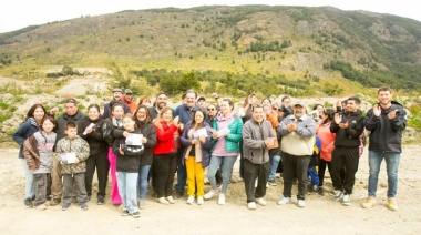 La Municipalidad de Ushuaia avanza con la entrega de predios a trabajadores y trabajadoras municipales