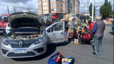 Violento choque con una mujer herida