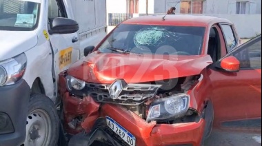 Conductora fue trasladada al hospital después de un choque