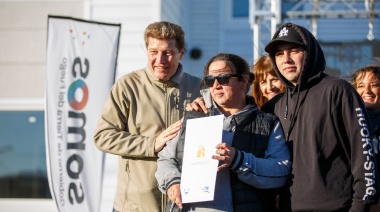 El Gobernador Melella encabezó la entrega de 54 viviendas en Río Grande