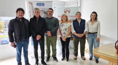 Nación baja programas de empleo a la Cámara de Comercio