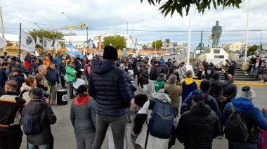Jubilados se manifestaron hoy con el acompañamiento de diferentes sectores