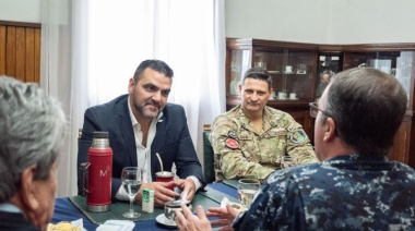 El Intendente Vuoto se reunió con el Comandante del Área Naval Austral