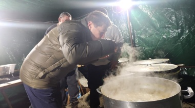Melella visitó a los petroleros que hicieron el locro malvinero