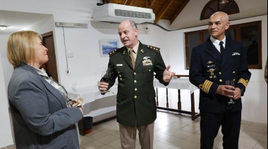 La Cámara de Comercio de Ushuaia reconoció a las fuerzas armadas y de seguridad por su compromiso con la comunidad fueguina