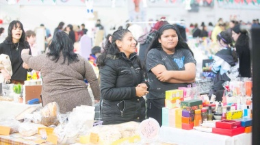 Miles de vecinos y vecinas disfrutaron de la Expo Pascua en el Microestadio del Cochocho Vargas