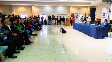 Diferentes sectores gremiales y de trabajadores estuvieron presentes durante el anuncio