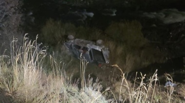 Un joven fallecido y otro herido al desbarrancar con una camioneta