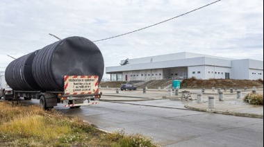 El Municipio comenzó a recibir equipamiento para la sala de máquinas del nuevo Natatorio olímpico de Río Grande