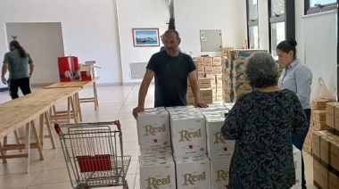 ASOEM y SOEM entregan presente navideño