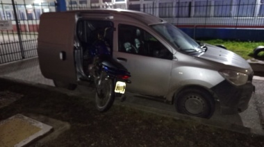Tres hombres fueron detenidos cuando intentaban robar una moto