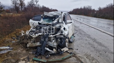 Impactante choque entre un auto y un camión en la ruta 3