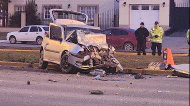 Dos muertos y tres heridos en terapia en terrible accidente frontal