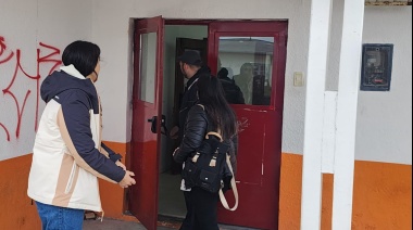 Madres piden seguridad para sus hijos después de la evacuación