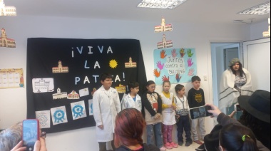 Escuela de Almanza realizó un festejo por la Semana de Mayo