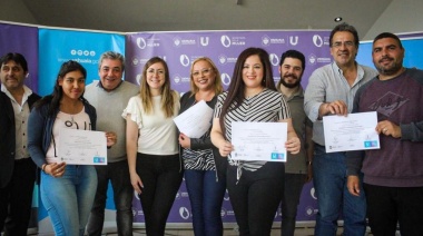 Entregaron certificados a vecinos y vecinas que se formaron en oficios