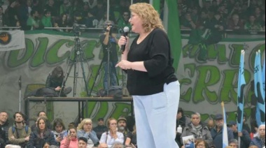 Yutrovic convocó a “dar vuelta el Congreso” y pidió libertad para Cristina en un acto en Ushuaia