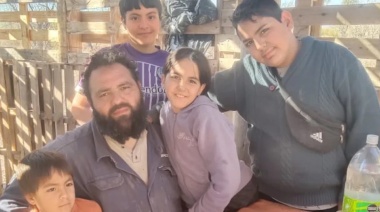 Familia desalojada de tierras de Abel Pintos comenzó a construir su casa gracias a la solidaridad