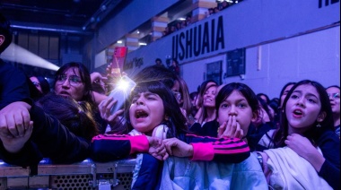 Un ‘Cochocho’ Vargas repleto disfrutó junto a Abel Pintos de la noche de folklore de la Fiesta Nacional de la “Noche Más Larga 2025”