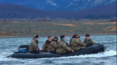 La Armada realiza entrenamientos en el Canal Beagle