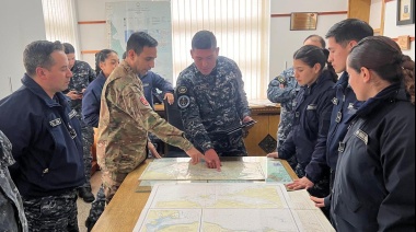 La Armada realiza entrenamientos en el Canal Beagle