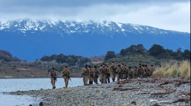 La Armada realiza entrenamientos en el Canal Beagle
