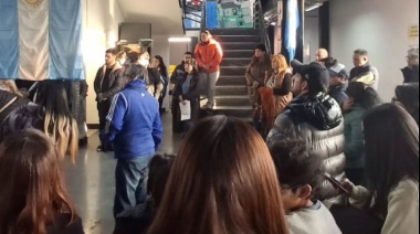 Indignación por la presencia de cucarachas en el Colegio Guevara