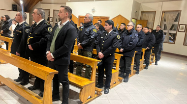 Conmemoración en Ushuaia por el Día de los Caídos en Cumplimiento del Deber de la Policía Federal Argentina