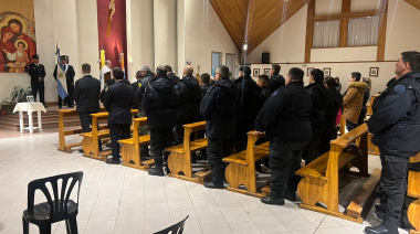 Conmemoración en Ushuaia por el Día de los Caídos en Cumplimiento del Deber de la Policía Federal Argentina
