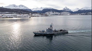 Autoridades de la Armada patrullan el espacio marítimo austral y supervisan operaciones navales
