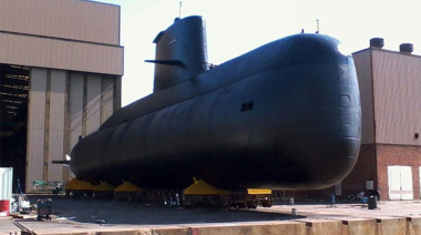 Argentina dejamos de pensar en grande: vendemos cascos de submarinos por chatarra