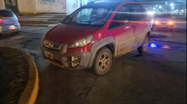 Un auto del Gran Premio chocó frente a la UTN y terminó secuestrado