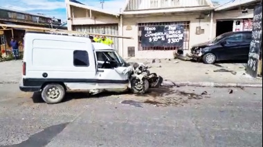 Dos heridos en violento choque frontal