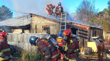 Incendio de gran magnitud destruyó una vivienda en Ushuaia