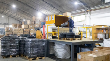 El municipio lleva adelante la trituración de cubiertas para su envío al continente