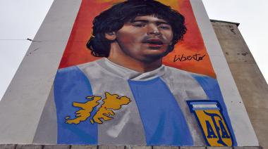 Inauguraron un mural de Maradona que marca territorio con Malvinas
