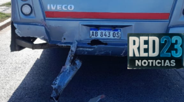 Choque contra un colectivo de CityBus: abandonó el auto y se dio a la fuga