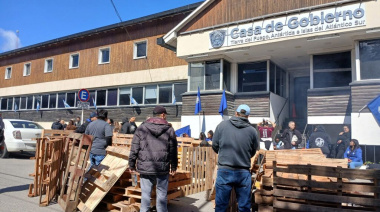 ATE montó una carpa frente a Casa de Gobierno y endurece medidas