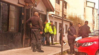 Operativo policial: recuperan celular robado y arrestan a cuatro hombres