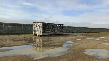 Incendio intencional arrasó con una casilla deshabitada en Río Grande