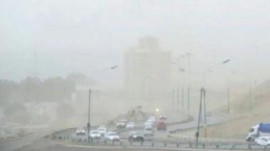 Patagonia: ráfagas de hasta 150 km/h provocan cierres, restricciones y daños en toda la región