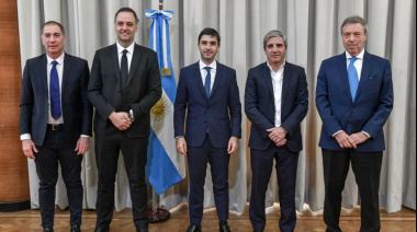 El Gobierno anunció la quita de retenciones al petróleo: firmó el primer acuerdo con el gobernador de Chubut