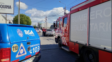 Conductora chocó a varios vehículos estacionados