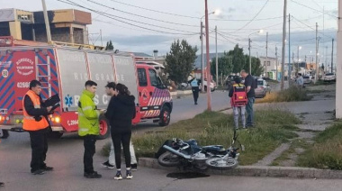 El conductor de una moto al hospital luego de un choque
