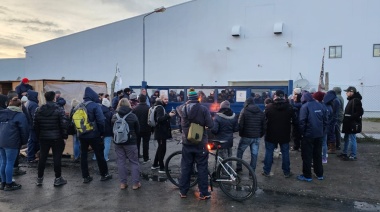 Solnik en su tercer día de paro y carpa