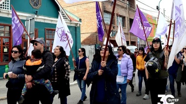 Docentes se manifestaron contra el ajuste y por el tema habitacional